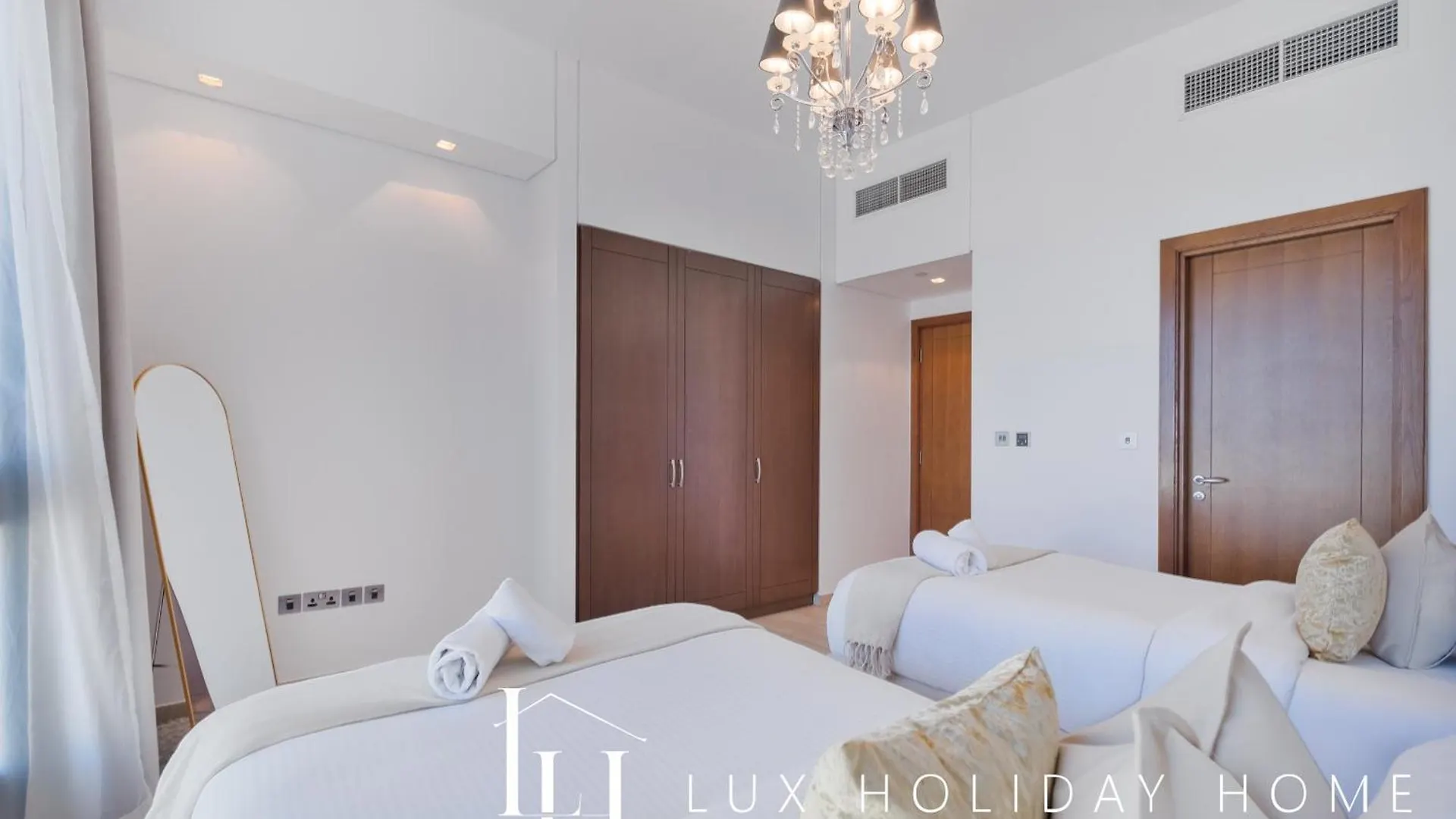 Lux The Palm Island Atlantis View Suite Dubai United Arab Emirates